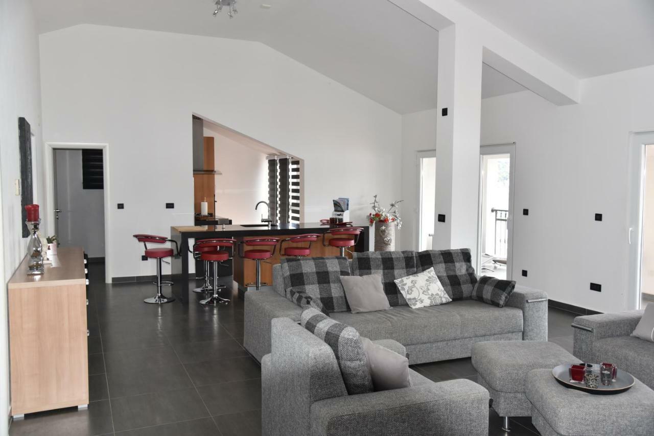 Villa Pina Appartment Chantos Тисно Экстерьер фото