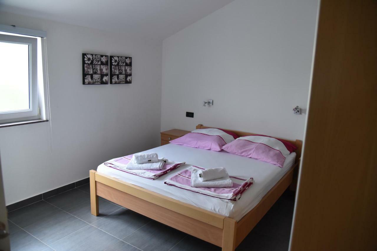 Villa Pina Appartment Chantos Тисно Экстерьер фото