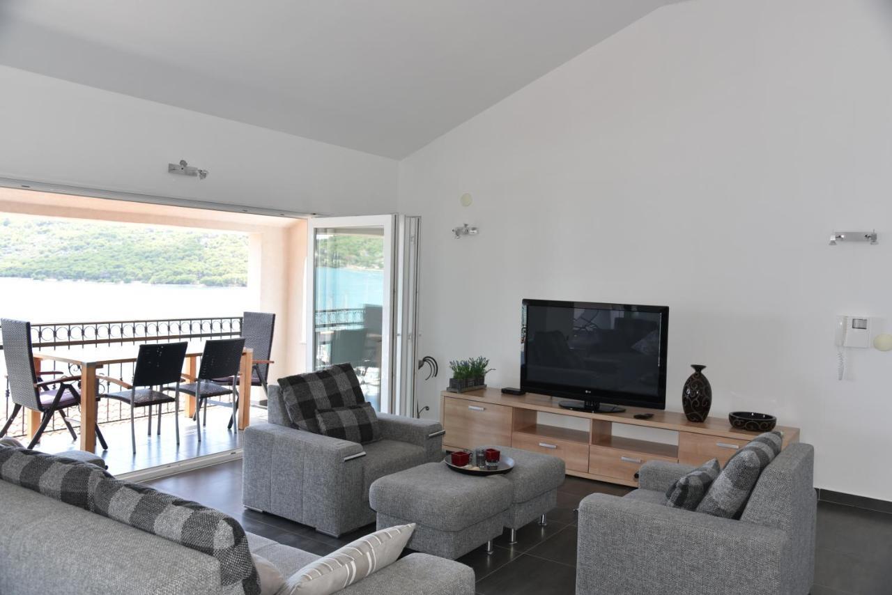 Villa Pina Appartment Chantos Тисно Экстерьер фото
